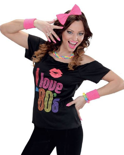 80er Jahre Damenkostüm mit T-Shirt mit "I love the 80's" Ausdruck und eine pinke Haarfliege