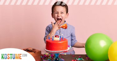 Kind mit Torte und Geschenk zum Geburtstag