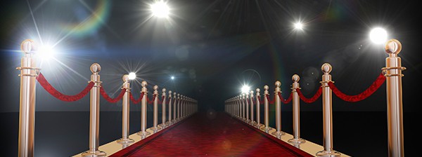 Roter Teppich und Blitzlichtgewitter