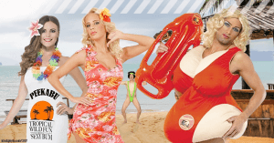 Menschen in lustigen Kostüme am Strand von Mallorca