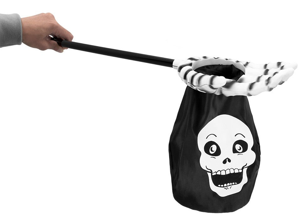 Totenkopf Bonbontasche mit Kralle 1